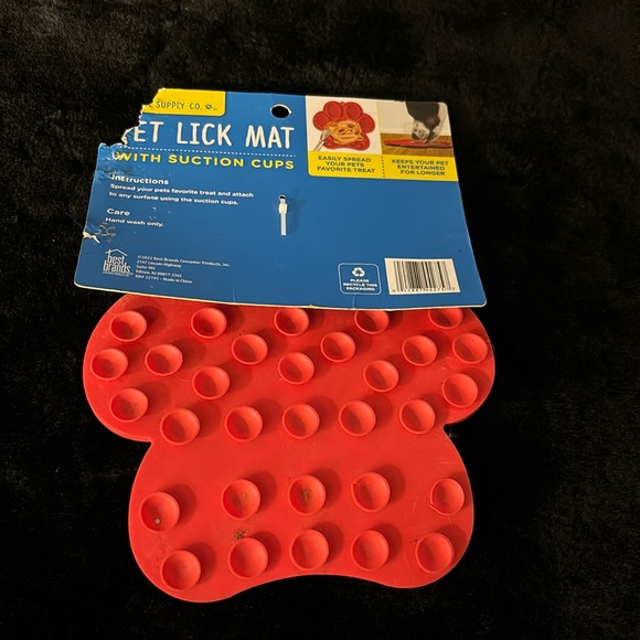 NIP Bark Supply Co. Paw Print Pet Lick Mat Suction Cups & Rosie & Rex Dog Toy S - Picture 3 of 16